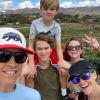 Reese Witherspoon en famille sur Instagram pour ses 44 ans, le 22 mars 2020.