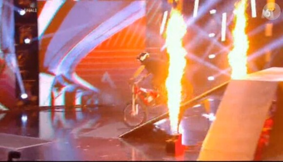 Kenny Thomas dans "La France à un incroyable talent, la bataille du jury", le 14 juillet 2020, sur M6
