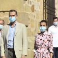 Le roi Felipe VI et la reine Letizia d'Espagne en visite le 15 juillet 2020 dans le village de Vinuesa dans la province de Soria en Espagne, à l'occasion de leur tournée dans le pays de l'après déconfinement, suite à l'épidémie de Coronavirus (COVID-19).