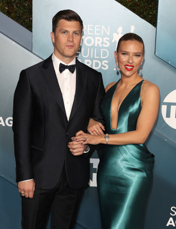Scarlett Johansson et son fiancé Colin Jost - 26e cérémonie annuelle des "Screen Actors Guild Awards" ("SAG Awards") au "Shrine Auditorium" à Los Angeles, le 19 janvier 2020.