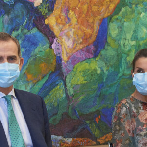 Le roi Felipe VI et la reine Letizia d'Espagne, visitent le musée Guggenheim et le musée FIne Arts à Bilbao le 17 juillet 2020.