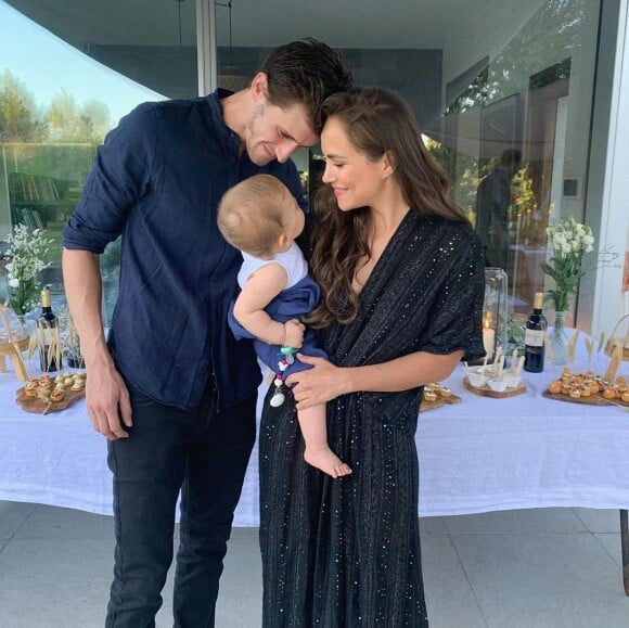 Jean-Baptiste Maunier, sa compagne Léa Arnezeder et leur fils Ezra, le 28 juin 2020 sur Instagram.