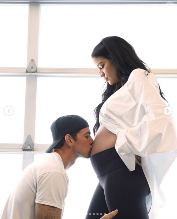 Cassie, enceinte, et son mari Alex Fine. Photo publiée le 21 juin 2020.