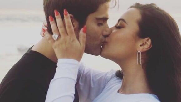 Demi Lovato déjà fiancée à Max : elle dévoile son sublime (et gros) diamant
