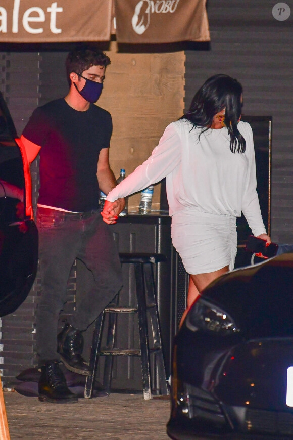Exclusif - Demi Lovato est allée diner avec son fiancé Max Ehrich au restaurant Nobu de Malibu à Los Angeles pendant l'épidémie de coronavirus (Covid-19), le 22 juillet 2020.