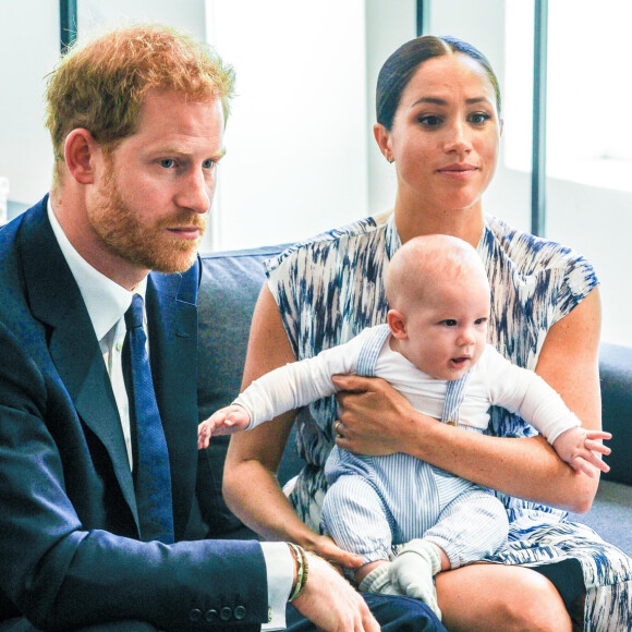 Le prince Harry et Meghan Markle présentent leur fils Archie à Desmond Tutu à Cape Town, Afrique du Sud le 25 septembre 2019.