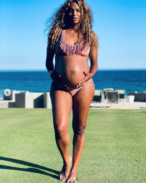 Ciara, enceinte de son troisième enfant. Juin 2020.