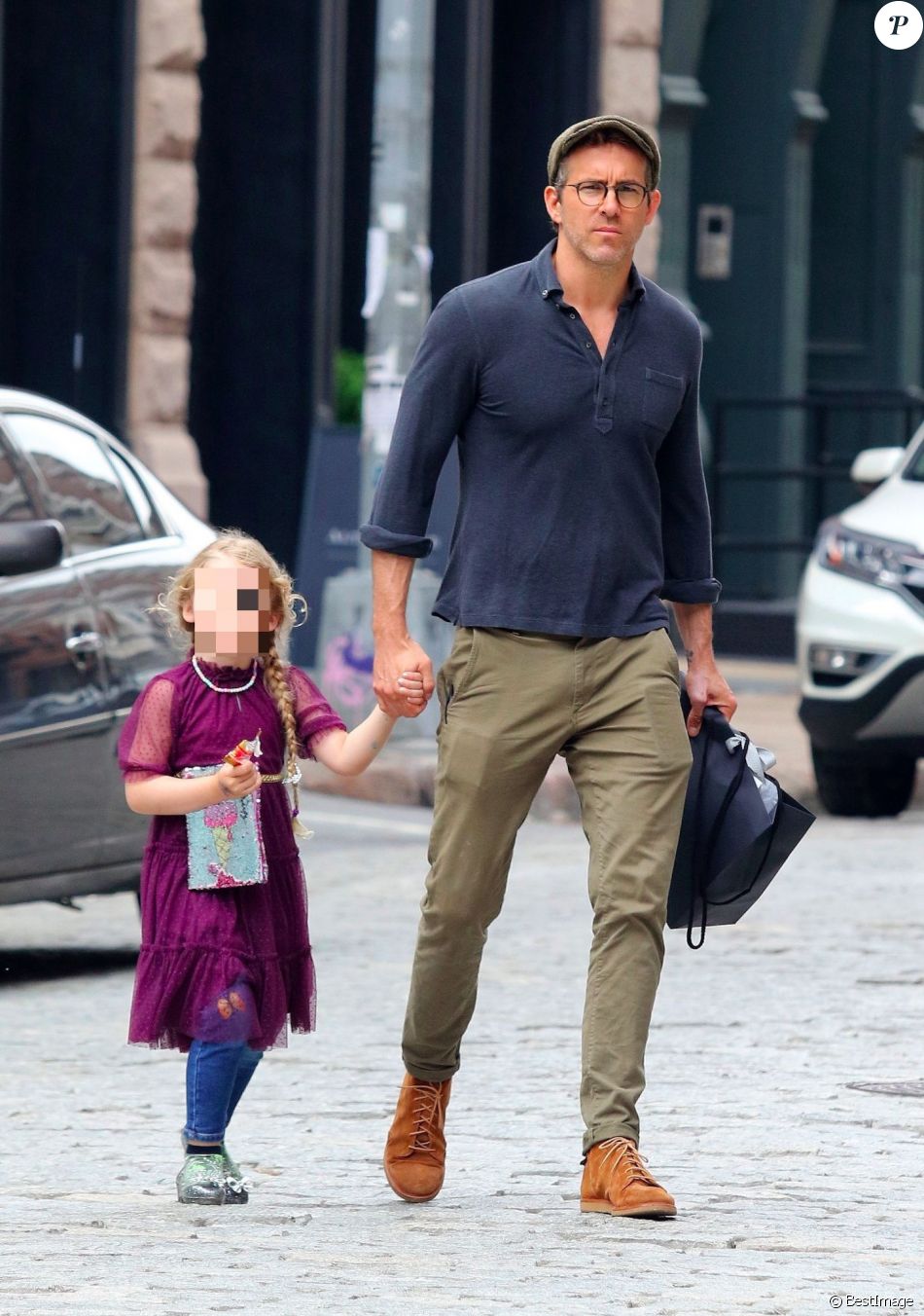 Ryan Reynolds Se Promène Avec Sa Fille James Dans Les Rues De New York Lacteur A Emmené Sa 