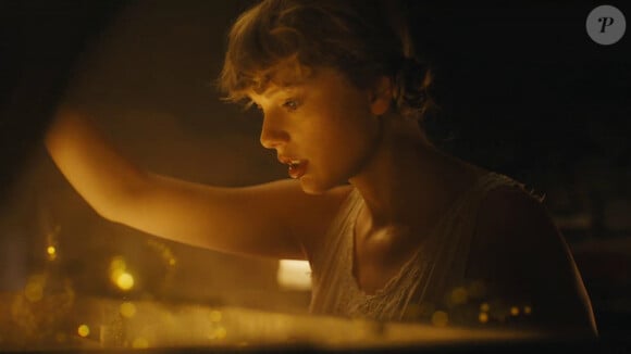 Le nouveau clip de Taylor Swift 'cardigan' extrait de son nouvel album 'folklore'. Juillet 2020.