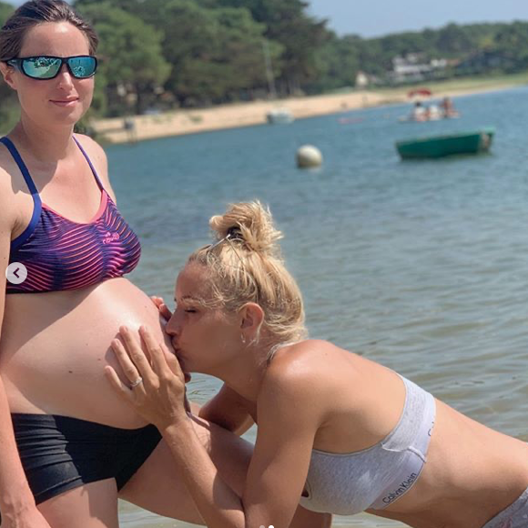 Elodie Gossuin dévoile sur Instagram que sa soeur est enceinte. Juillet 2020.