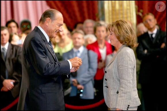 Jacques Chirac et Gisèle Halimi - Cérémonie de remise de décorationsà l'Elysée le 8 septembre 2006.