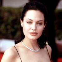 Angelina Jolie, ado rebelle : alcool, flirts et cimetières, une amie raconte