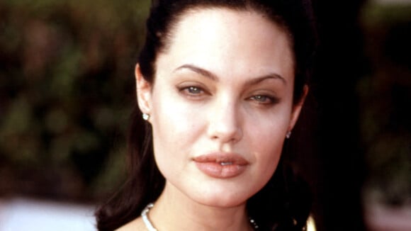 Angelina Jolie, ado rebelle : alcool, flirts et cimetières, une amie raconte
