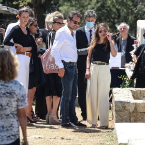 Exclusif - Doria Tillier, Anne Le Nen, Victoria Bedos et Nicolas Bedos - Obsèques de Guy Bedos, décédé le 28 mai dernier à l'âge de 85 ans, au cimetière de Lumio en Corse comme l'a souhaité l'humoriste. Le 8 Juin 2020 a Lumio, Corse, France.© Olivier Sanchez/Crystal Pictures/Bestimage