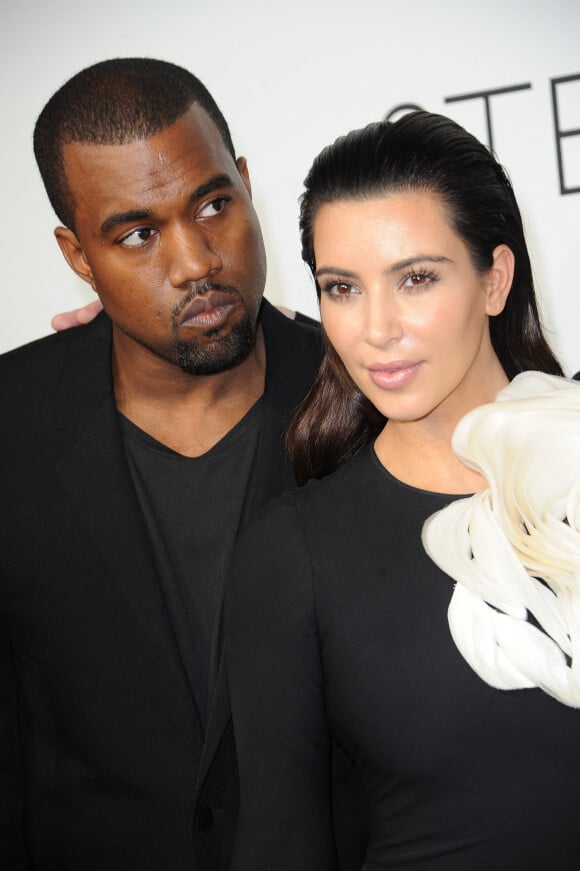Kim Kardashian et Kanye West à la Fashion Week de Paris, le 3 juillet 2012.