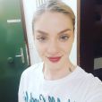 Nadia d'"Incroyable talent" souriante sur Instagram, le 15 mars 2020