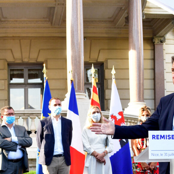 Christian Estrosi, le maire de Nice, et sa femme Laura Tenoudji Estrosi durant la remise de la moto Pernod 250 GP compétitions 1981-1984 à Christian Estrosi au Musée du Sport. C'est sur cette moto que le maire a concouru entre 1981 et 1984. © Bruno Bebert / Bestimage