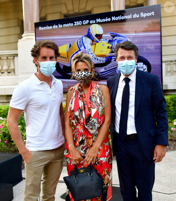Christian Estrosi, le maire de Nice, et sa femme Laura Tenoudji Estrosi durant la remise de la moto Pernod 250 GP compétitions 1981-1984 à Christian Estrosi au Musée du Sport. C'est sur cette moto que le maire a concouru entre 1981 et 1984. © Bruno Bebert / Bestimage