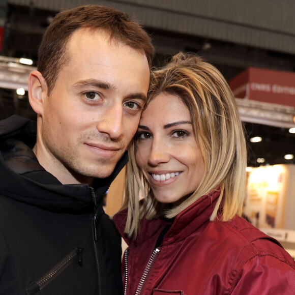 Hugo Clément et sa compagne Alexandra Rosenfeld (Miss France 2006) - Salon du livre de Paris le 16 mars 2019. © Cédric Perrin/Bestimage