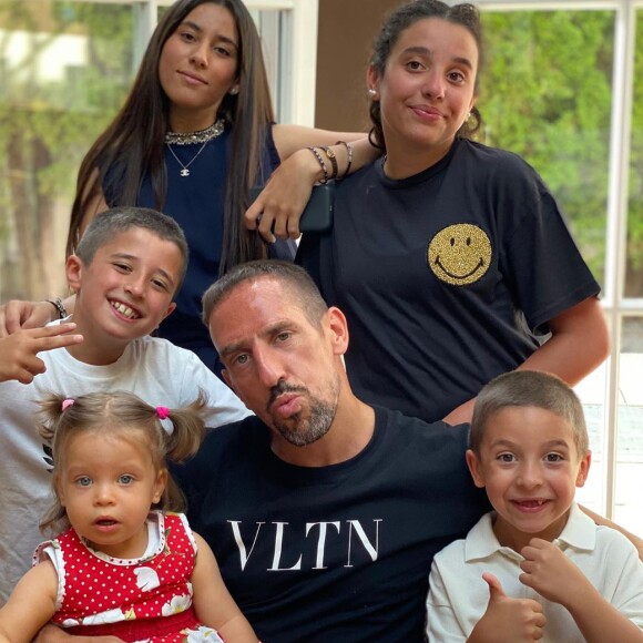 Franck Ribéry heureux de retrouver ses cinq enfants à la fin de la saison, Hiziya, Shahinez, Seïf el Islam, Mohammed et Keltoum. Le 1er août 2020.
