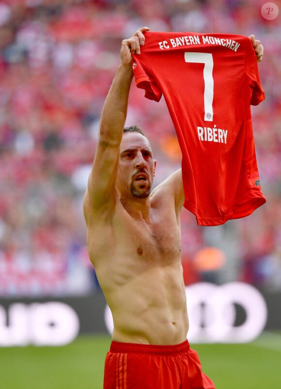 Franck Ribéry célèbre le titre de champion d'Allemagne (victoire face à l'Eintracht Francfort) et son dernier match sous les couleurs du Bayern de Munich - Munich le 18 Mai 2019.