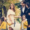 Elsa Fayer et son mari Zach Hanoun , leurs jumelles Liv et Emy et Ambre , la fille aînée d'Elsa Fayer - Mariage de Elsa Fayer et Zach Hanoun à la mairie du 16ème arrondissement de Paris le 20 septembre 2016. © Cyril Moreau / Bestimage