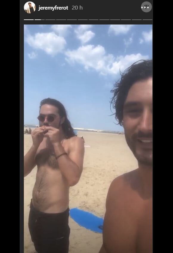 Jérémy Fréro partage sa journée à la plage avec Laure Manaudou, Lou et des amis, le 30 juillet 2020, en story Instagram