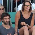 Laure Manaudou et son compagnon Jérémy Frérot (du groupe Fréro Delavega) - People dans les tribunes lors de la finale des Internationaux de tennis de Roland-Garros à Paris, le 7 juin 2015.