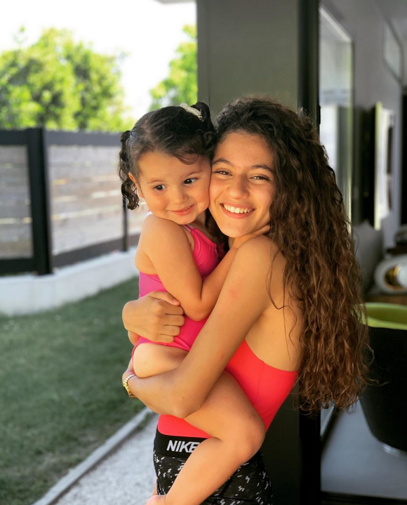 Wafa (Koh-Lanta, Mamans & Célèbres) sur Instagram avec ses filles - 2020