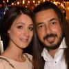 Moundir et son épouse Inès enceinte - 10e cérémonie des Globes de Cristal au Lido à Paris, le 13 avril 2015.