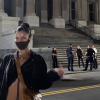 Bella Hadid déplore le non-port du masque des policiers de New York. Août 2020.