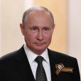 Le président russe Vladimir Poutine assiste au 75 ème anniversaire de la victoire sur l'Allemagne nazie durant la Seconde Guerre mondiale à Moscou. Cette commémoration à travers la Russie a été reportée du 9 mai au 24 juin en raison de l'épidémie de coronavirus (Covid-19).