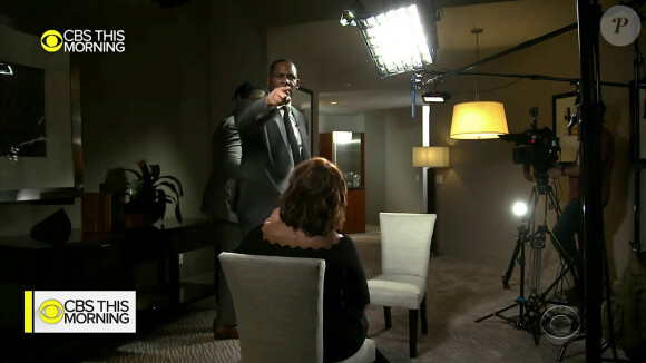 Le chanteur de RnB et producteur américain R. Kelly (Robert Sylvester Kelly), furieux et en larmes, dément les accusations de pédophilie, séquestration et d'agressions sexuelles dans une interview à la matinale de la chaîne américaine CBS, à Chicago, Illinois, Etats-Unis, le 6 mars 2019.