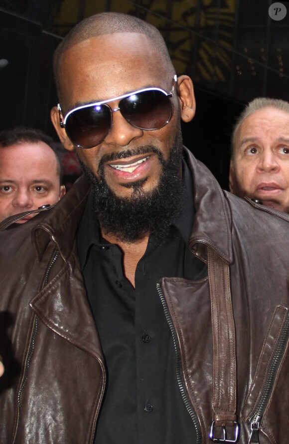 Archives - Le rappeur R. Kelly (Robert Sylvester Kelly), accusé d'agressions sexuelles est lâché par Sony Music