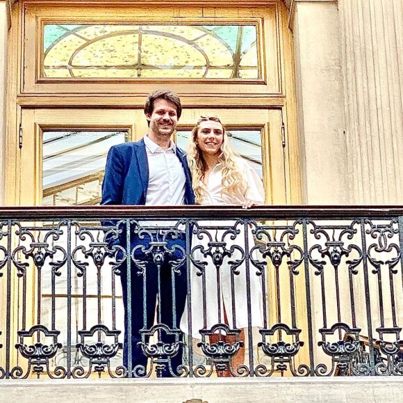 Paul Belmondo a partagé cette photo du pacs de son fils Alessandro avec sa chérie Méline, le 14 août 2020 à Paris.