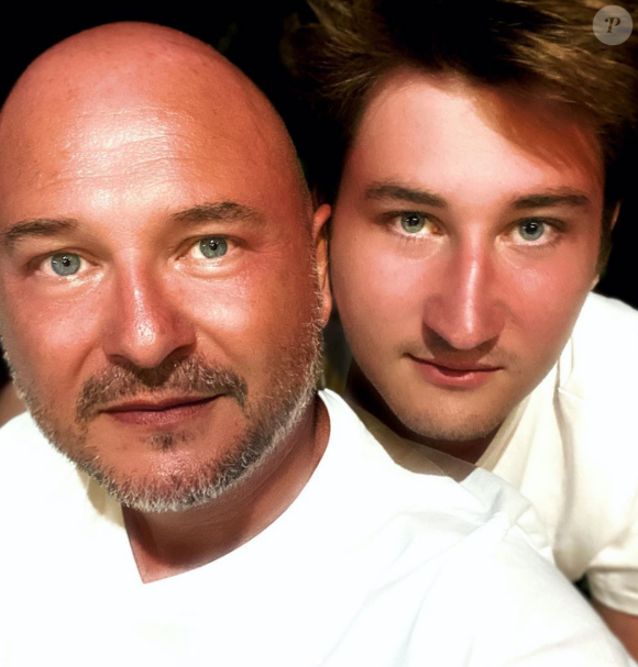 Cauet pose avec son fils Valmont sur Instagram, 18 août 2020