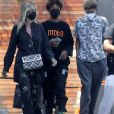 Exclusif - Heidi Klum se balade avec son mari Tom Kaulitz et ses enfants Johan et Henri dans le quartier de West Hollywood à Los Angeles pendant l'épidémie de coronavirus (Covid-19), le 22 juillet 2020