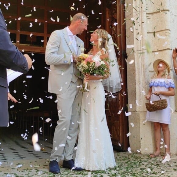 Alain Bernard a partagé cette photo de son mariage avec Faustine, à Antibes, sur Instagram.