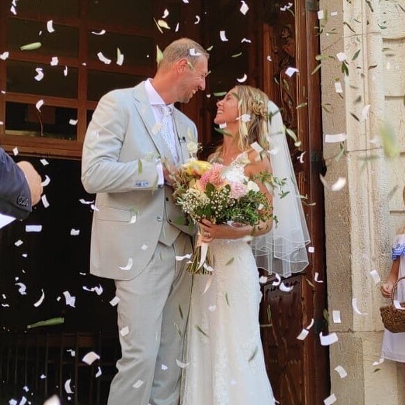 Alain Bernard a partagé cette photo de son mariage avec Faustine, à Antibes, sur Instagram.