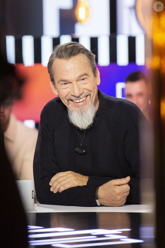 Florent Pagny - Enregistrement de l'émission "Clique" présentée par M. Achour sur Canal Plus à Issy-les-Moulineaux le 5 mars 2020. © Jack Tribeca/Bestimage