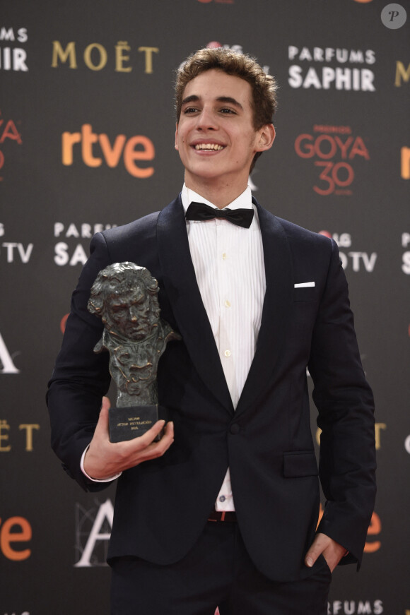 Miguel Herran (Goya de la meilleure révélation masculine pour le film "A Cambio de Nada") - Lauréats posant dans la salle de presse lors de la 30ème cérémonie des Goya Awards à Madrid, le 6 février 2016.