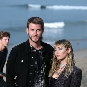 Liam Hemsworth et sa femme Miley Cyrus - Arrivées - Saint Laurent présente sa collection homme printemps-été 2020 à Malibu le 6 juin 2019. ©Cyrill Gueny / Bestimag