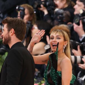 Miley Cyrus et son mari Liam Hemsworth - Arrivées des people à la 71ème édition du MET Gala (Met Ball, Costume Institute Benefit) sur le thème "Camp: Notes on Fashion" au Metropolitan Museum of Art à New York, le 6 mai 2019. © Morgan Dessalles / Charles Guerin / Bestimage