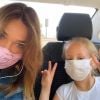 Carla Bruni pose avec sa fille Giulia sur Instagram, le 27 mai 2020.