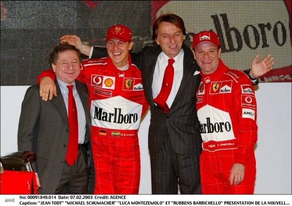 jean Todt, Michael Schumacher, Luca Montezemolo et Rubbens Barrichello à la présentation de la nouvelle Ferrari (2003).