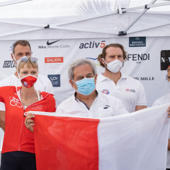 La famille princière de Monaco au départ de la 3ème édition de la course "The Crossing : Calvi-Monaco Water Bike Challenge". Ce défi caritatif organisé par la Fondation Princesse Charlène se déroule les 12 et 13 septembre. Deux équipes de quatre athlètes, parmi lesquels la Princesse et son frère Gareth Wittstock, secrétaire général de la fondation, vont se relayer en water bike durant 24h pour relier les 180km qui séparent Calvi de Monaco. Calvi, le 12 septembre 2020. © Olivier Huitel/Pool Monaco/Bestimage