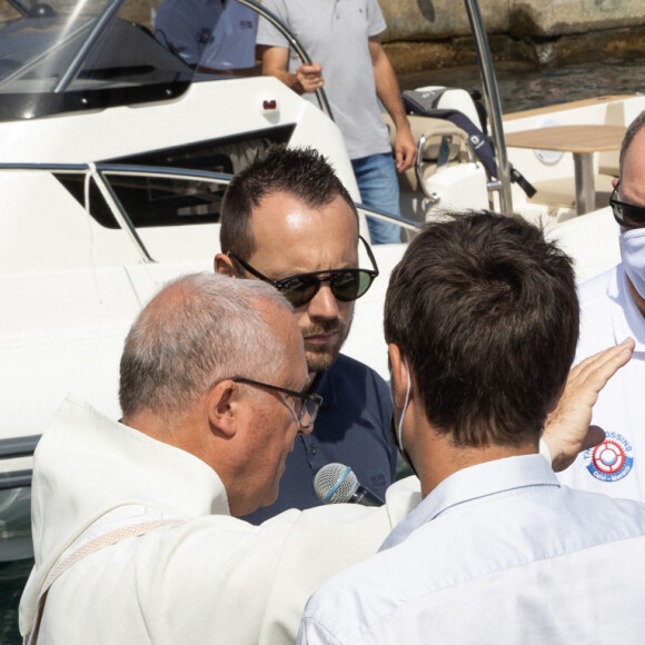 La famille princière de Monaco au départ de la 3ème édition de la course "The Crossing : Calvi-Monaco Water Bike Challenge". Ce défi caritatif organisé par la Fondation Princesse Charlène se déroule les 12 et 13 septembre. Deux équipes de quatre athlètes, parmi lesquels la Princesse et son frère Gareth Wittstock, secrétaire général de la fondation, vont se relayer en water bike durant 24h pour relier les 180km qui séparent Calvi de Monaco. Calvi, le 12 septembre 2020. © Olivier Huitel/Pool Monaco/Bestimage