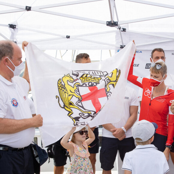 La famille princière de Monaco au départ de la 3ème édition de la course "The Crossing : Calvi-Monaco Water Bike Challenge". Ce défi caritatif organisé par la Fondation Princesse Charlène se déroule les 12 et 13 septembre. Deux équipes de quatre athlètes, parmi lesquels la Princesse et son frère Gareth Wittstock, secrétaire général de la fondation, vont se relayer en water bike durant 24h pour relier les 180km qui séparent Calvi de Monaco. Calvi, le 12 septembre 2020. © Olivier Huitel/Pool Monaco/Bestimage