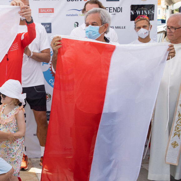 La famille princière de Monaco au départ de la 3ème édition de la course "The Crossing : Calvi-Monaco Water Bike Challenge". Ce défi caritatif organisé par la Fondation Princesse Charlène se déroule les 12 et 13 septembre. Deux équipes de quatre athlètes, parmi lesquels la Princesse et son frère Gareth Wittstock, secrétaire général de la fondation, vont se relayer en water bike durant 24h pour relier les 180km qui séparent Calvi de Monaco. Calvi, le 12 septembre 2020. © Olivier Huitel/Pool Monaco/Bestimage