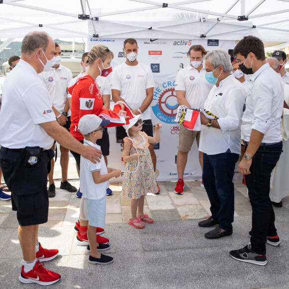La famille princière de Monaco au départ de la 3ème édition de la course "The Crossing : Calvi-Monaco Water Bike Challenge". Ce défi caritatif organisé par la Fondation Princesse Charlène se déroule les 12 et 13 septembre. Deux équipes de quatre athlètes, parmi lesquels la Princesse et son frère Gareth Wittstock, secrétaire général de la fondation, vont se relayer en water bike durant 24h pour relier les 180km qui séparent Calvi de Monaco. Calvi, le 12 septembre 2020. © Olivier Huitel/Pool Monaco/Bestimage